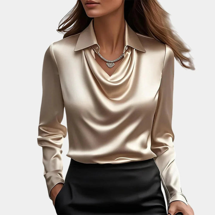 Emma | Elegant skinnende bluse