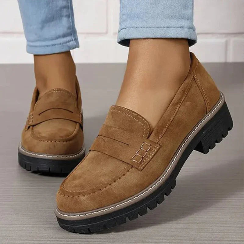 Elegante loafers i ruskind